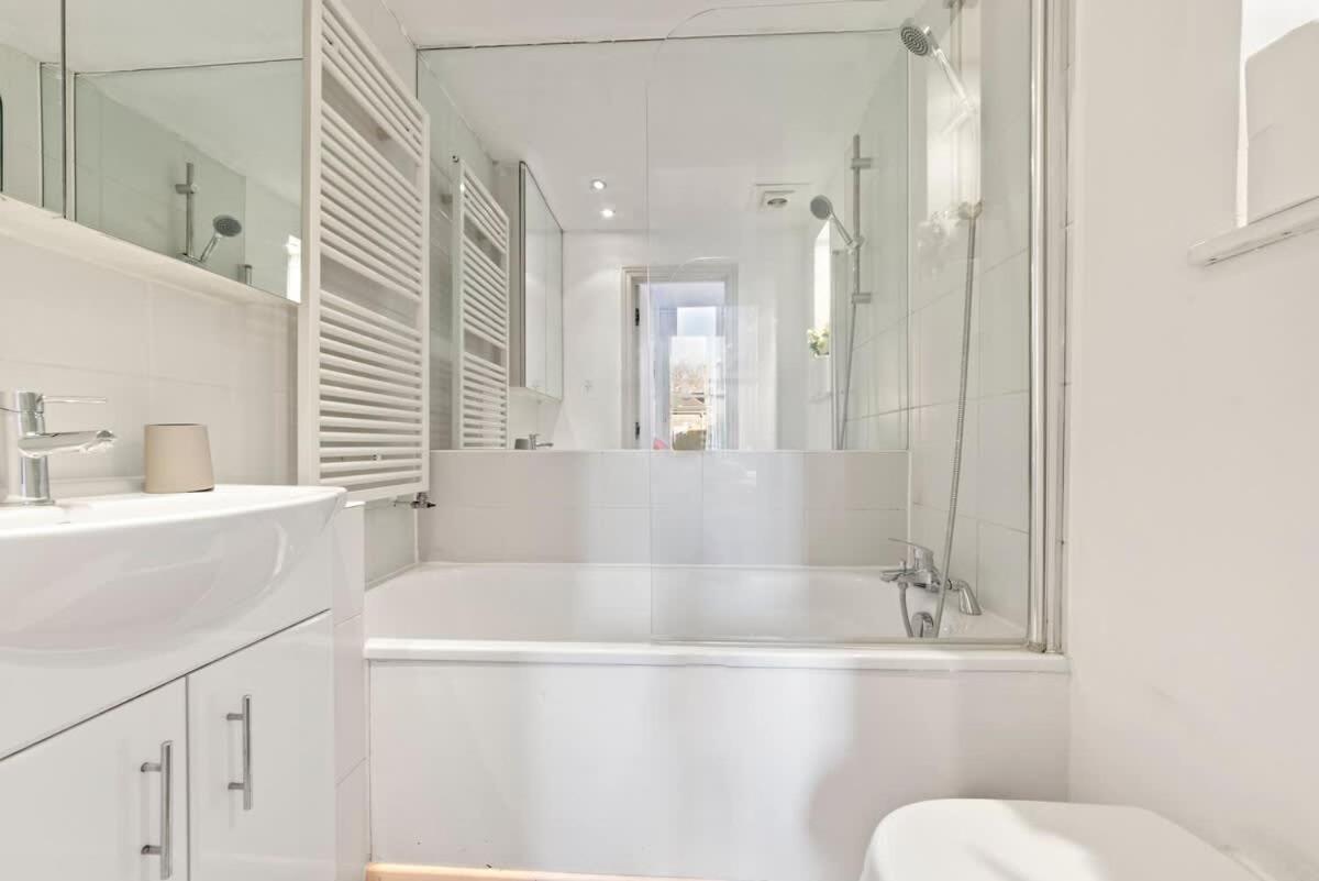 Sg, Classic Knightsbridge Loft Apartment *